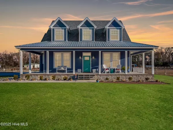 526 Whitehouse Fork RD, Peletier, NC 28584