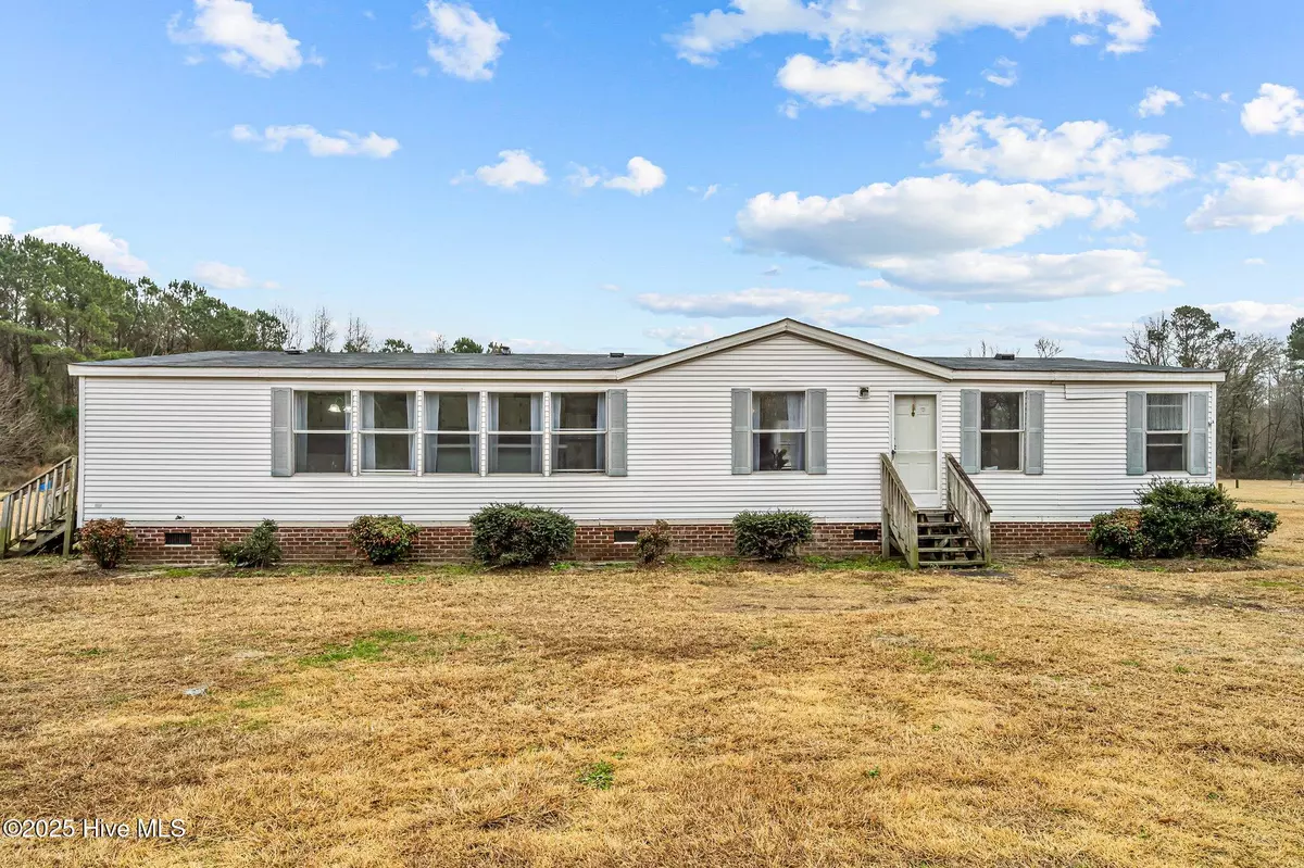 Kenansville, NC 28349,1056 E Wards Bridge RD
