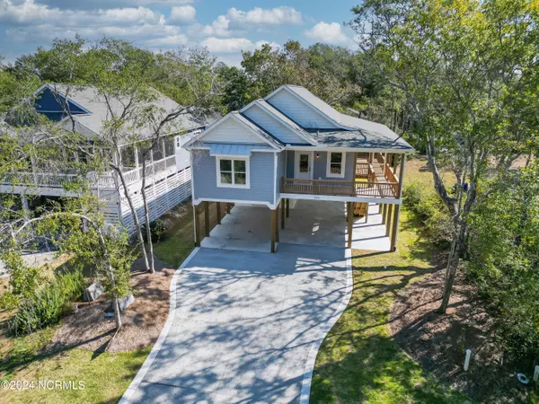 Oak Island, NC 28465,104 SW 19th ST