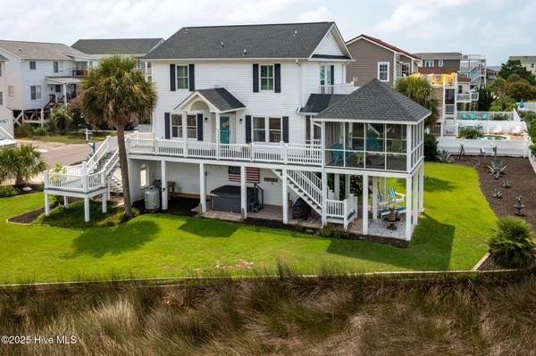 121 Sunshine LN, Holden Beach, NC 28462