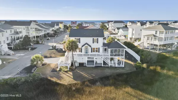 Holden Beach, NC 28462,121 Sunshine LN