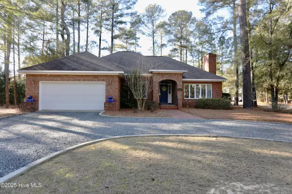 375 Lake Forest DR, Pinehurst, NC 28374