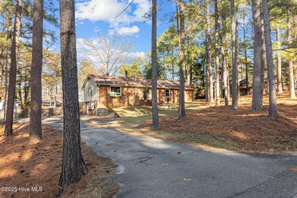 Southern Pines, NC 28387,206 Haldane DR