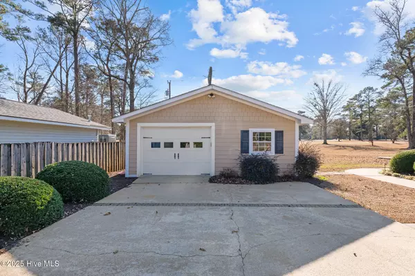 Trent Woods, NC 28562,411 Fairway DR