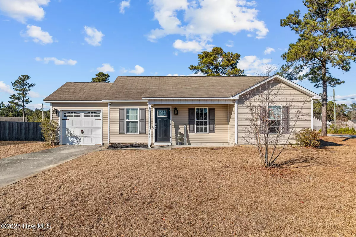 Richlands, NC 28574,600 Red Bud CT