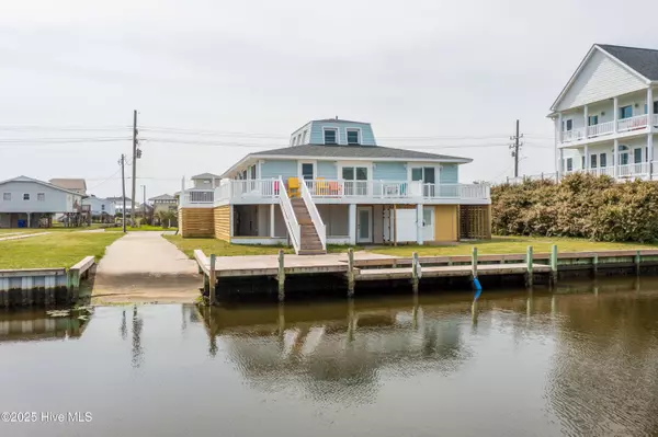 North Topsail Beach, NC 28460,304 Marina WAY