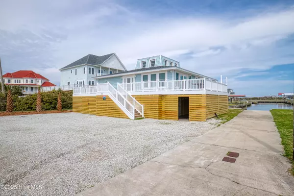 304 Marina WAY, North Topsail Beach, NC 28460