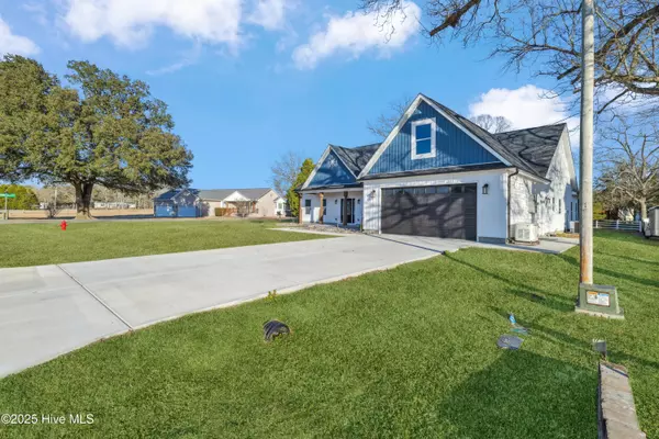 Stella, NC 28582,158 Deepwater DR