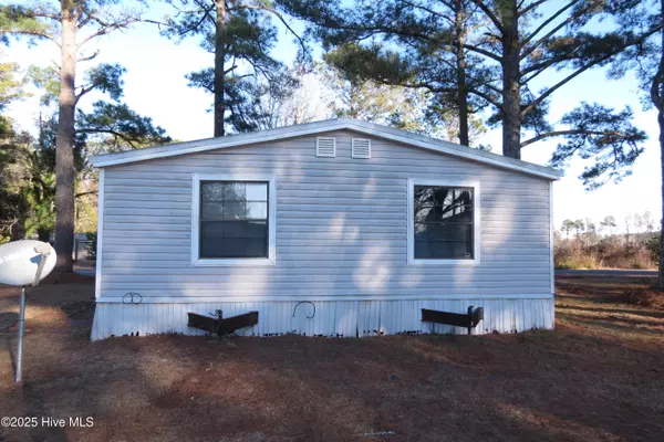 Grantsboro, NC 28529,767 Kennels Beach RD