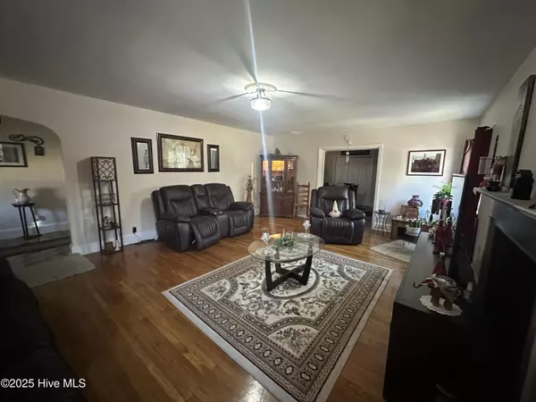 Laurinburg, NC 28352,209 Midland WAY