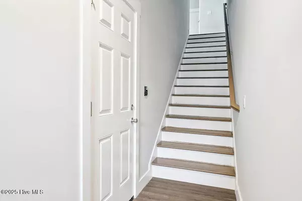 Carolina Beach, NC 28428,215 Spartanburg AVE #1