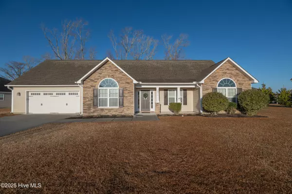 2816 Mockingbird LN, Winterville, NC 28590