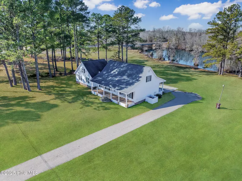 61 Conaby LN, Plymouth, NC 27962