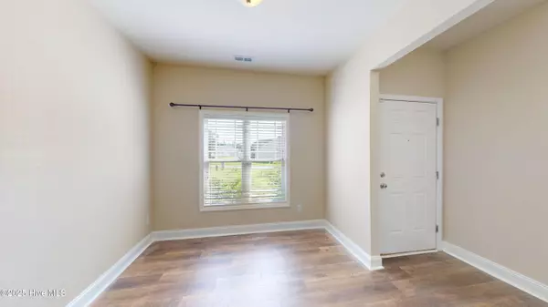 New Bern, NC 28560,202 Red Shoulder LN