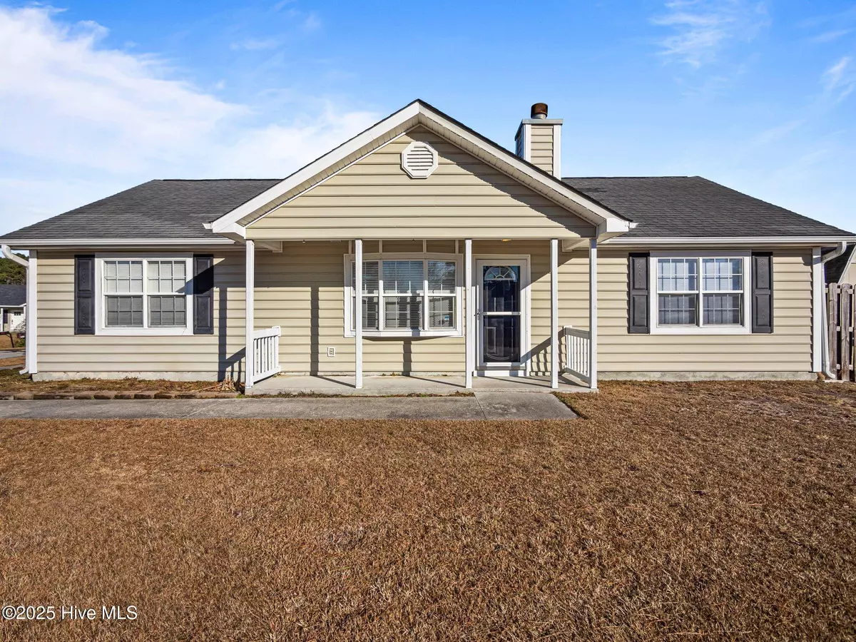 Hubert, NC 28539,303 Foxridge LN