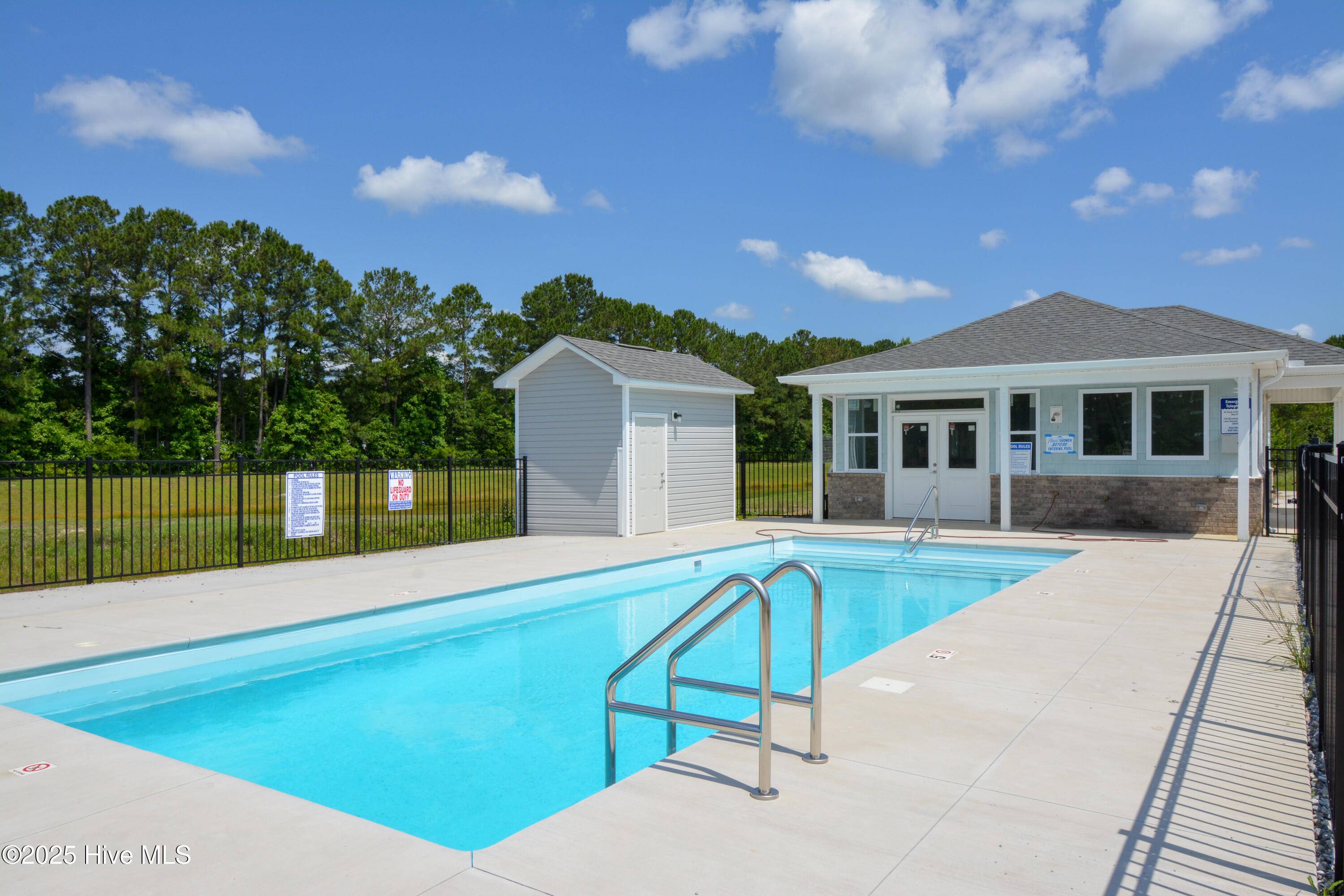 Sneads Ferry, NC 28460,208 Sandy Cove LN