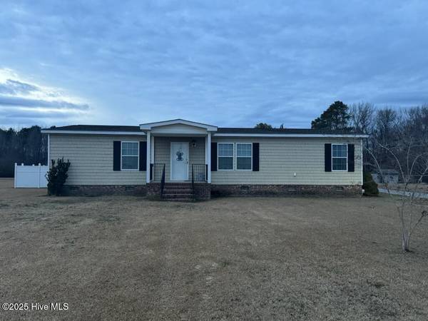 1424 Wood Duck RD, Elm City, NC 27822