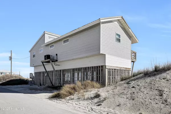 North Topsail Beach, NC 28460,464 Topsail RD