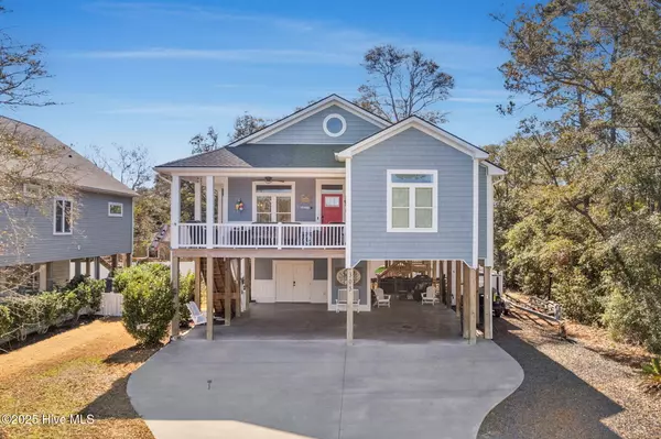 305 E Yacht DR, Oak Island, NC 28465