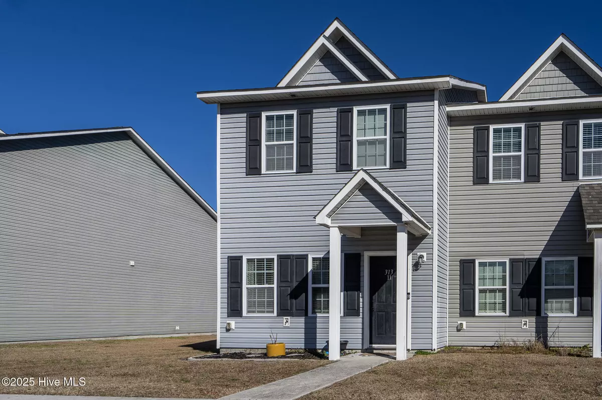 Hubert, NC 28539,313 Burley DR #11