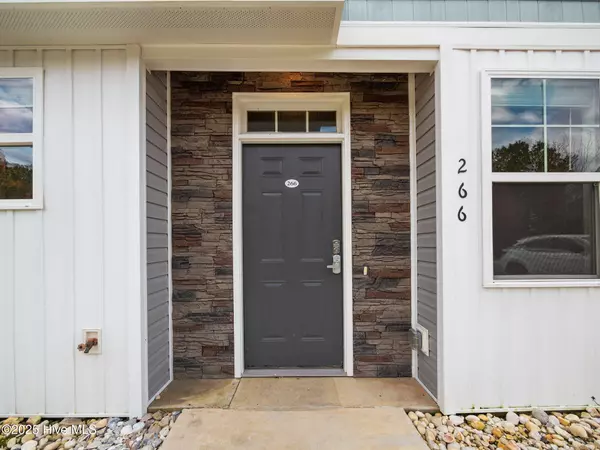 Sneads Ferry, NC 28460,266 Sandy Cove LN
