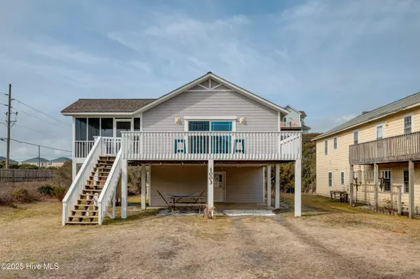 Surf City, NC 28445,1003 N Topsail DR