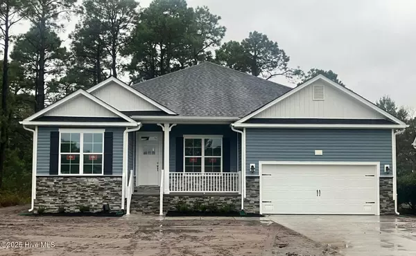 5712 Sloop CT, New Bern, NC 28560