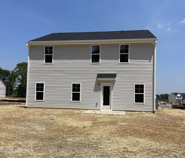 Raeford, NC 28376,290 Traveller WAY