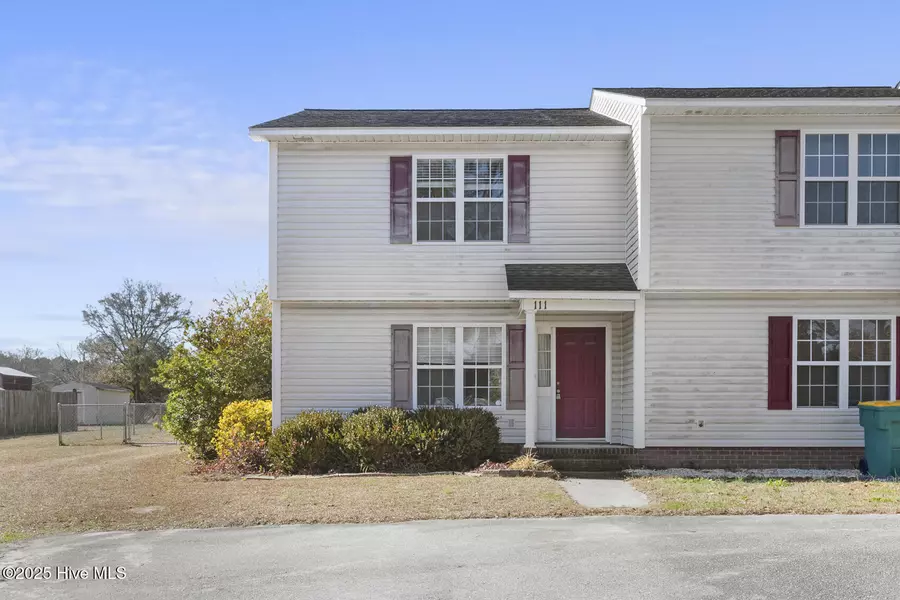 111 Tillett LN, Sneads Ferry, NC 28460