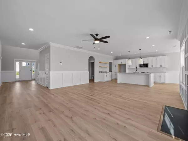 Hubert, NC 28539,301 E Ivybridge DR