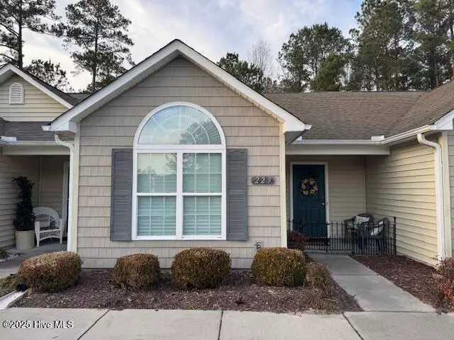 229 Church Hill CT, New Bern, NC 28562