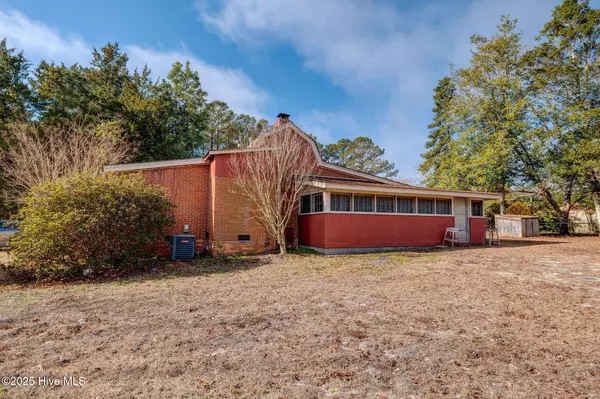 52 Sloop Point RD, Hampstead, NC 28443