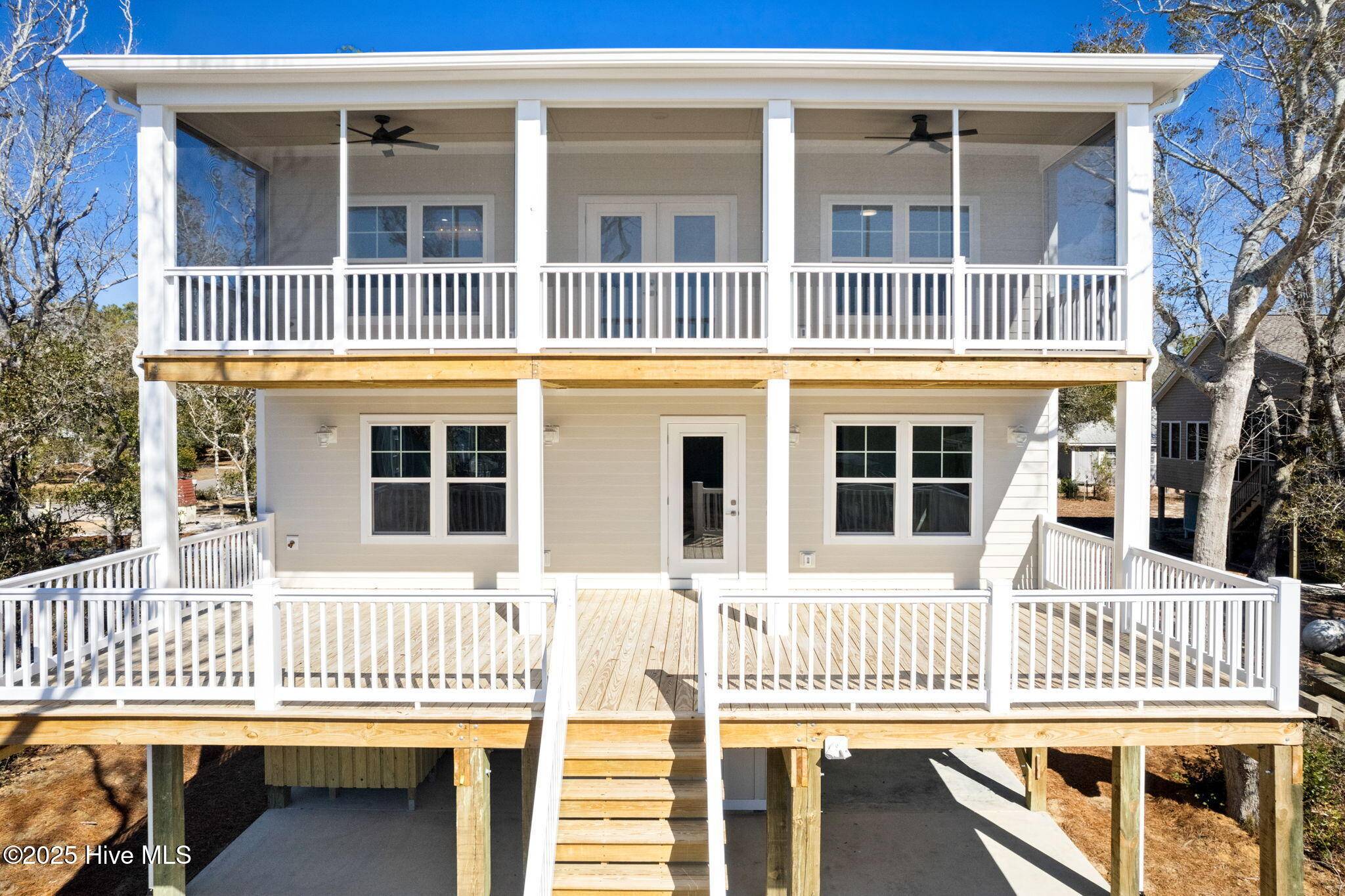 Oak Island, NC 28465,118 SE 9th ST