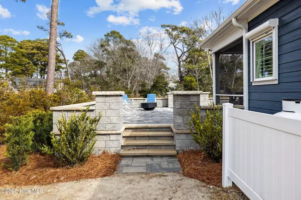 Beaufort, NC 28516,186 Pine View BLVD