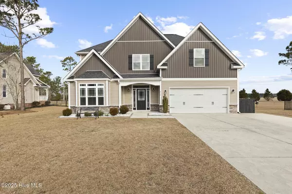 414 Meadowland CIR, Maple Hill, NC 28454