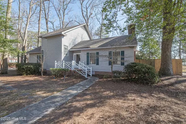 1501 Birch PL,  Winterville,  NC 28590