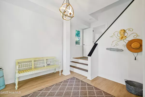 Surf City, NC 28445,124 N Oak DR