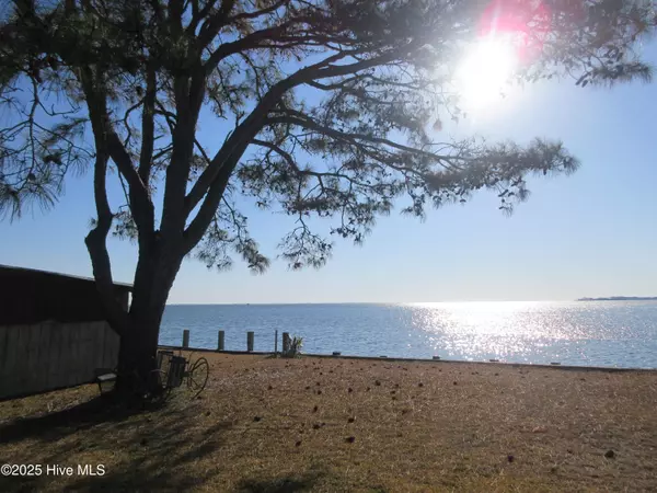 Grandy, NC 27939,157 Dolphin CT