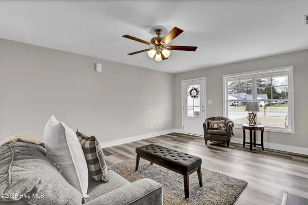 Richlands, NC 28574,106 S Onslow ST