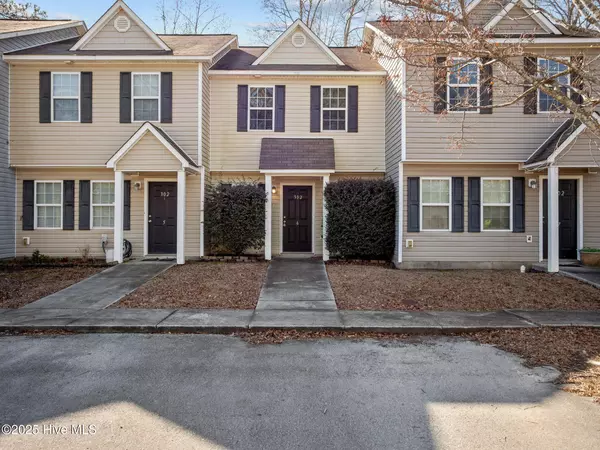 Hubert, NC 28539,302 Burley DR #6