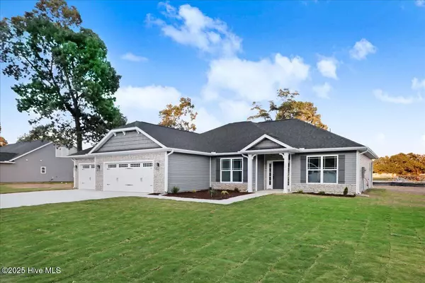 La Grange, NC 28551,104 Oxford CT