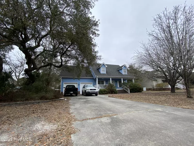 1004 Newton DR SE, Southport, NC 28461