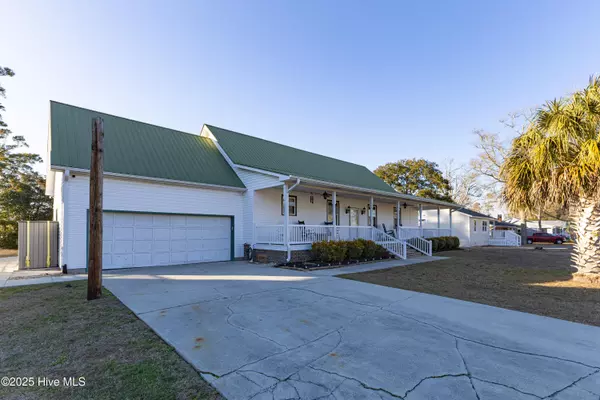 Oak Island, NC 28465,321 NE 60th ST