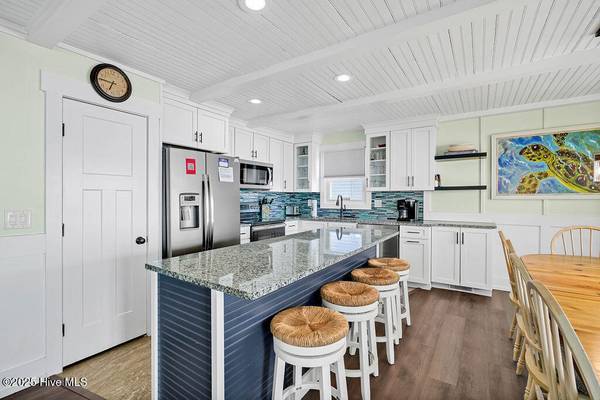 Oak Island, NC 28465,727 W Beach DR