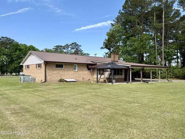 Williamston, NC 27892,2895 Holly Springs Church RD