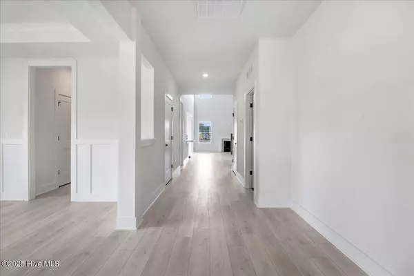 La Grange, NC 28551,102 Oxford CT