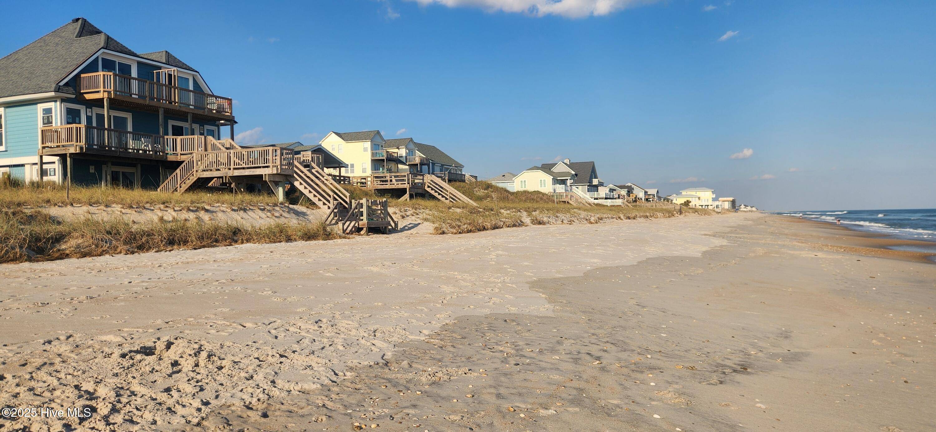 3820 Island Dr DR, North Topsail Beach, NC 28460