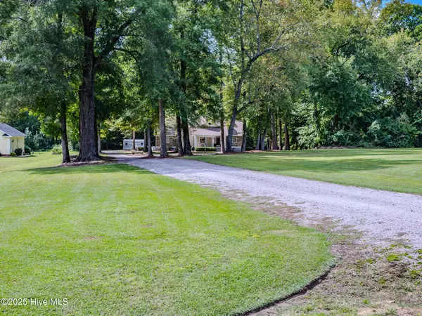 Whiteville, NC 28472,563 Whites Crossing LN