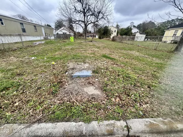 New Bern, NC 28562,214 Lawson ST