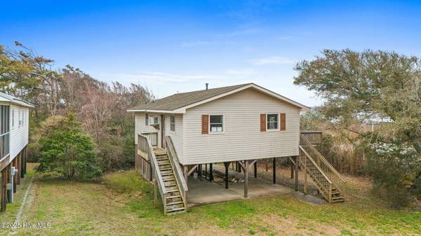 Oak Island, NC 28465,116 SE 45th ST